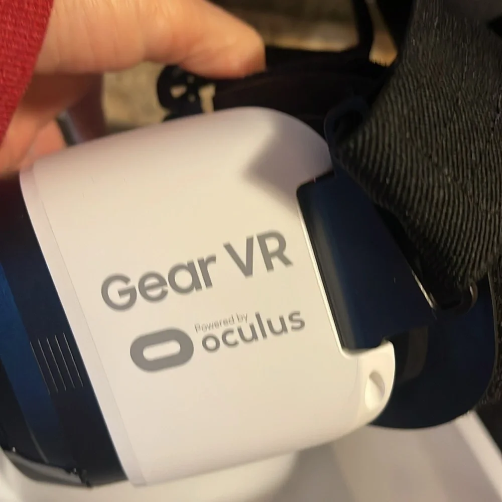 Samsung Gear VR. New without tag.